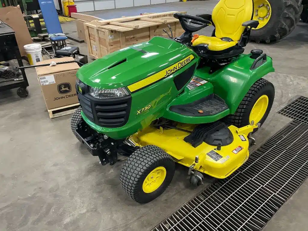 2019 John Deere X730 Lawn Tractor