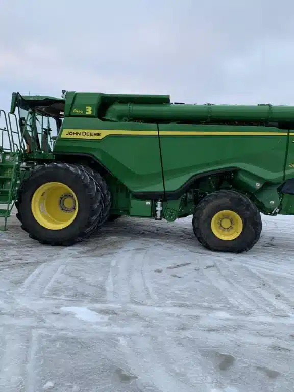 Gallery image 2 for 2023 John Deere X9 1000 Combine