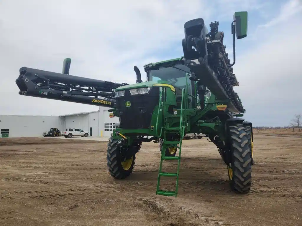 Gallery image 1 for 2023 John Deere 410R Sprayer - Self Propelled