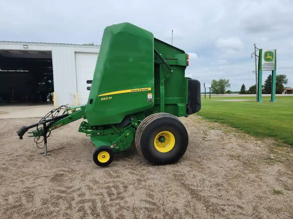 Gallery image 2 for 2022 John Deere 560M Round Baler