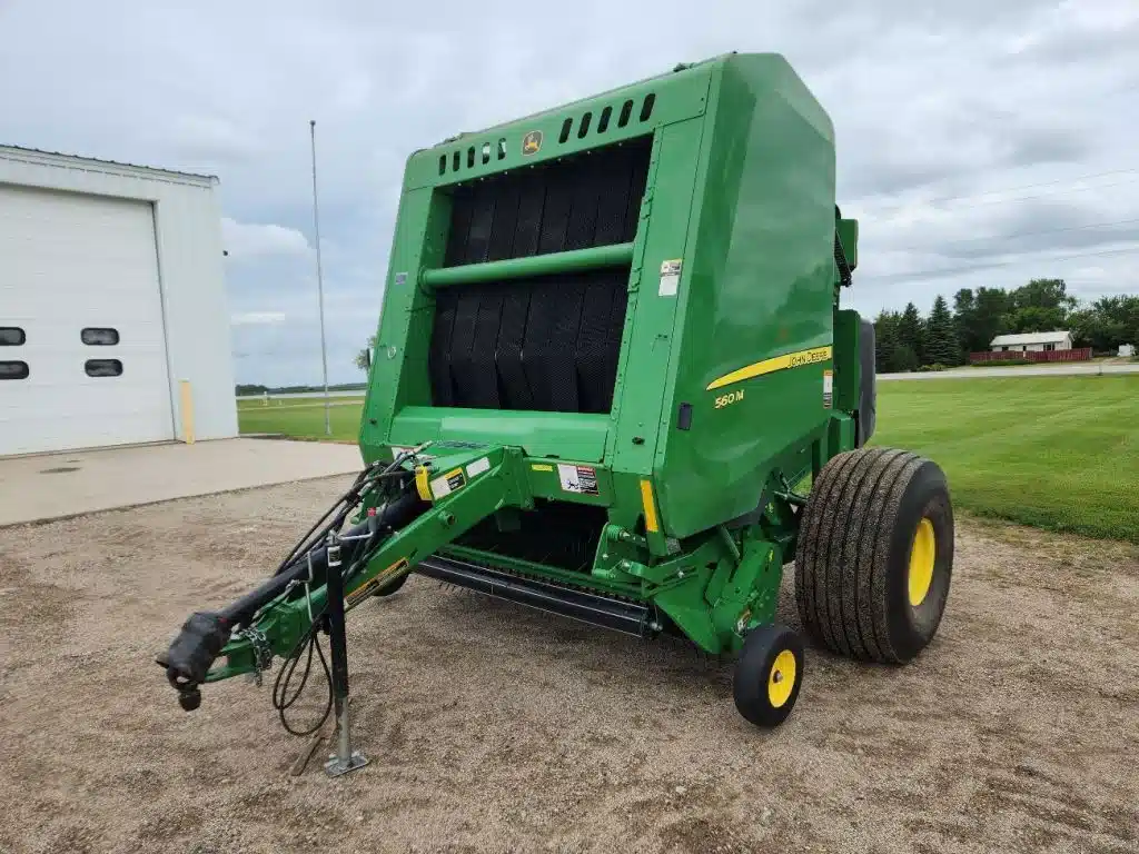 Gallery image 1 for 2022 John Deere 560M Round Baler