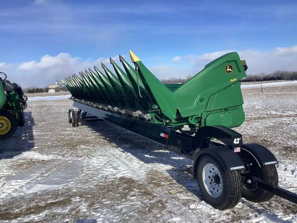 Gallery image 1 for 2022 John Deere C16R Header - Row Crop
