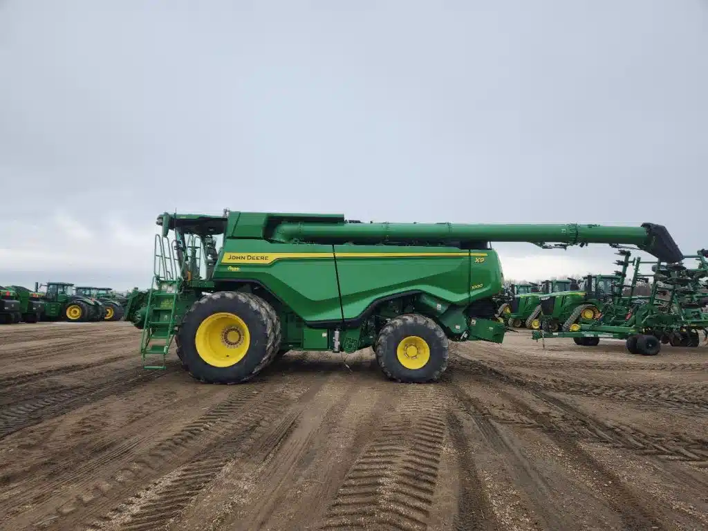 Gallery image 2 for 2021 John Deere X9 1000 Combine