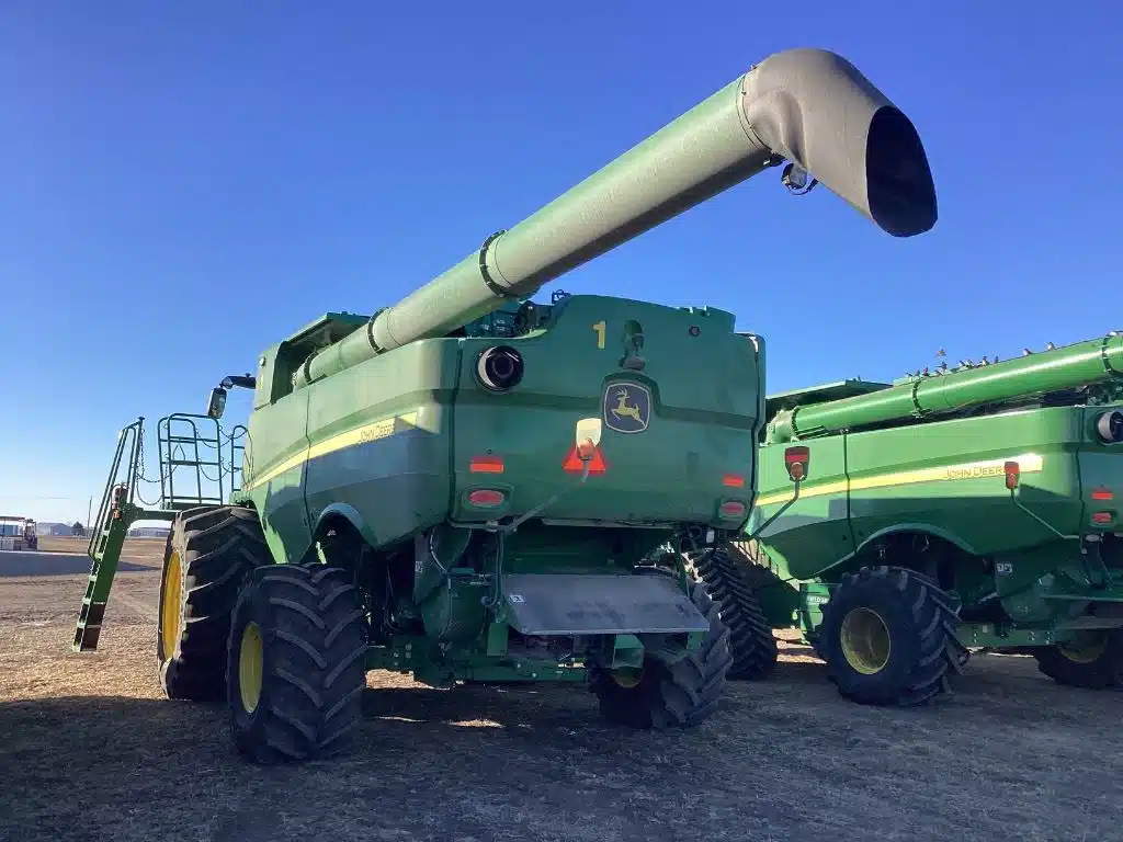 Gallery image 2 for 2023 John Deere S770 Combine
