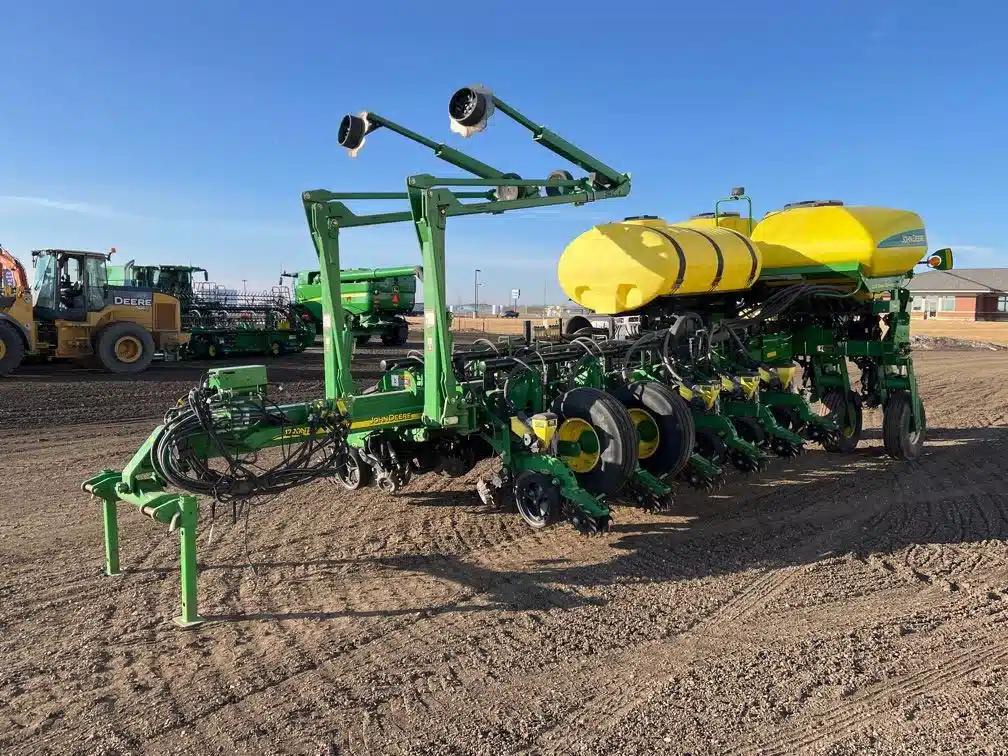 Gallery image 1 for 2012 John Deere 1770NT CCS Planter