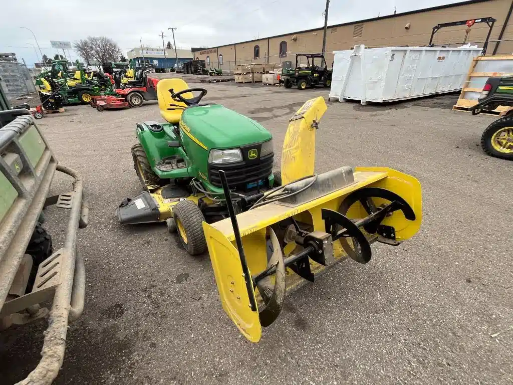 2004 John Deere X485 Lawn Tractor