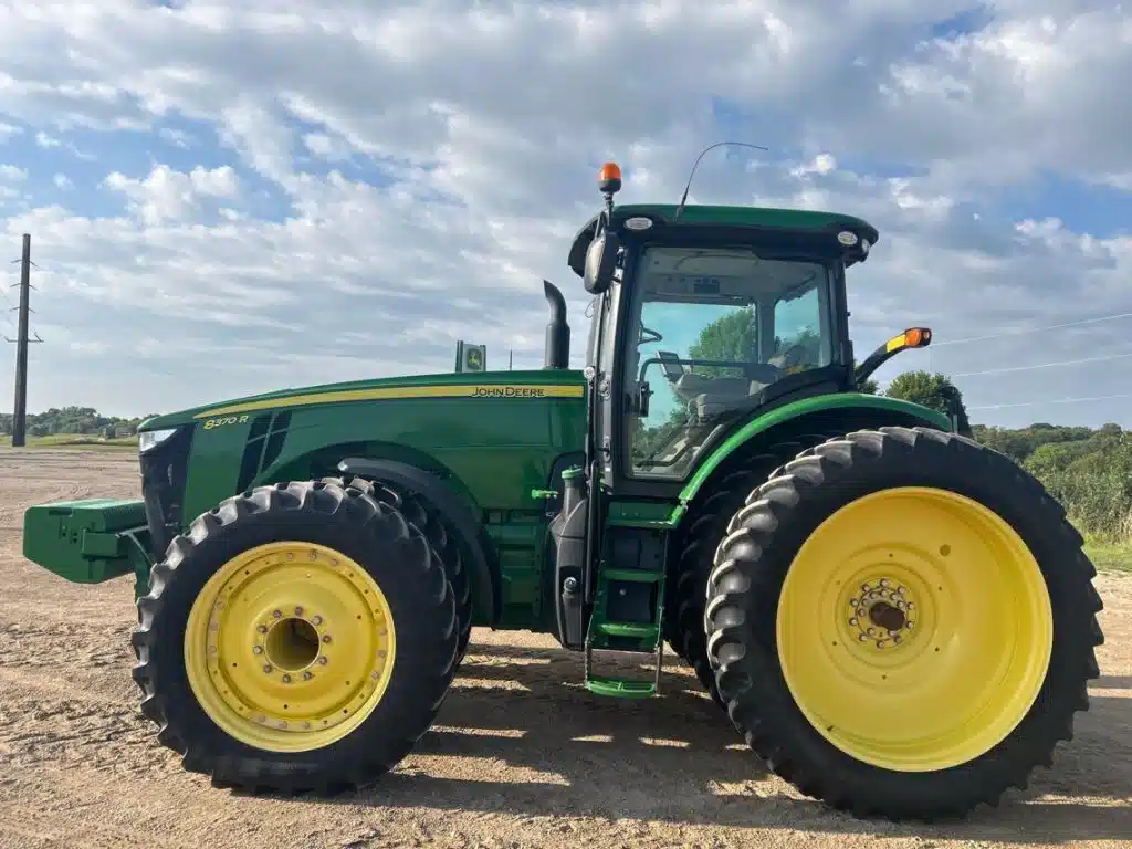 Photo de la Galerie 2 pour 2016 John Deere 8370R Tracteur