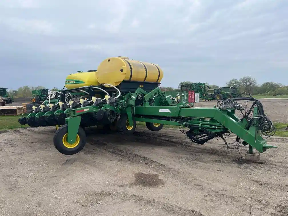 Gallery image 1 for 2009 24R22 Planter