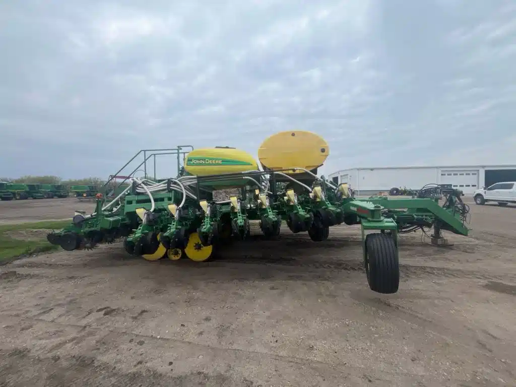 Gallery image 2 for 2009 24R22 Planter