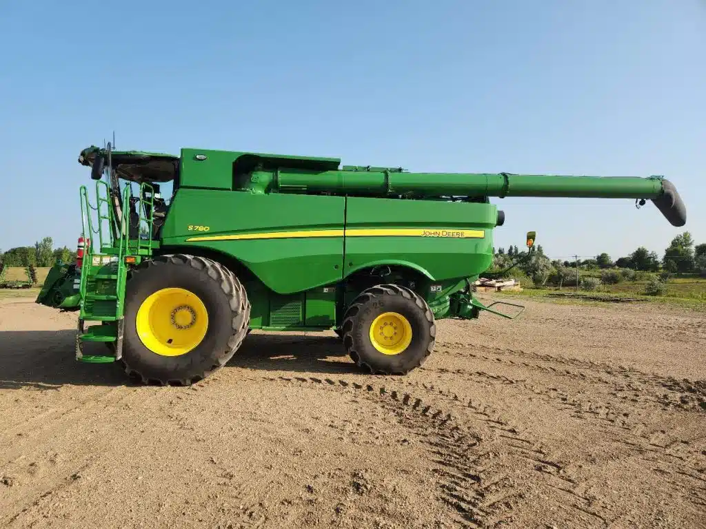 Photo de la Galerie 2 pour 2024 John Deere S780 Batteuse
