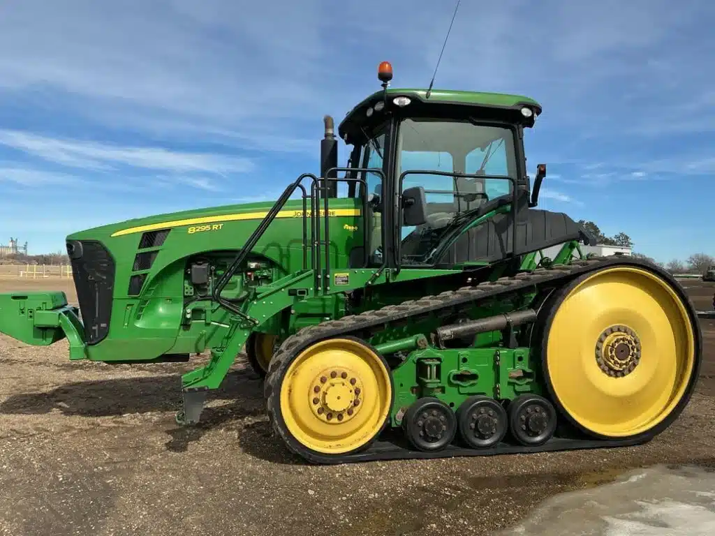 Photo de la Galerie 2 pour 2010 John Deere 8295RT Tracteur