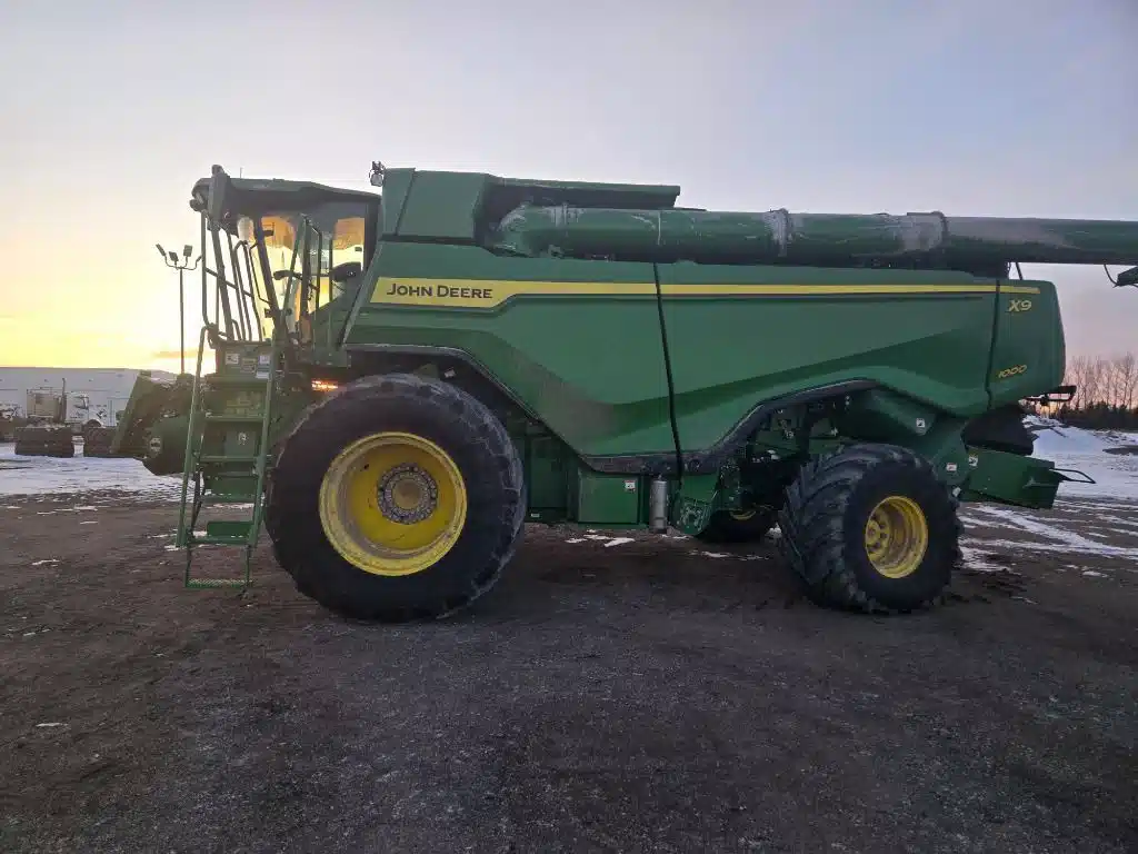 Gallery image 2 for 2023 John Deere X9 1000 Combine