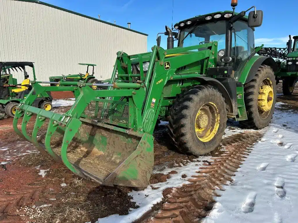 Photo de la Galerie 1 pour 2013 John Deere 6140R Tracteur