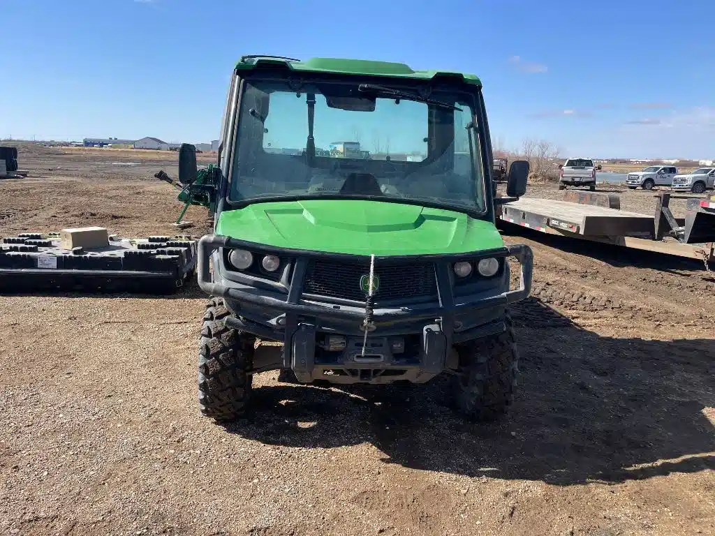 Gallery image 2 for 2022 John Deere XUV 835R Utility Vehicle