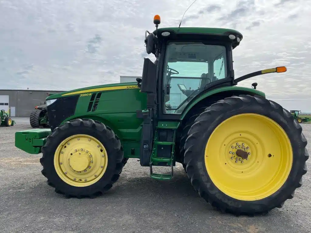 Gallery image 2 for 2016 John Deere 7290R Tractor