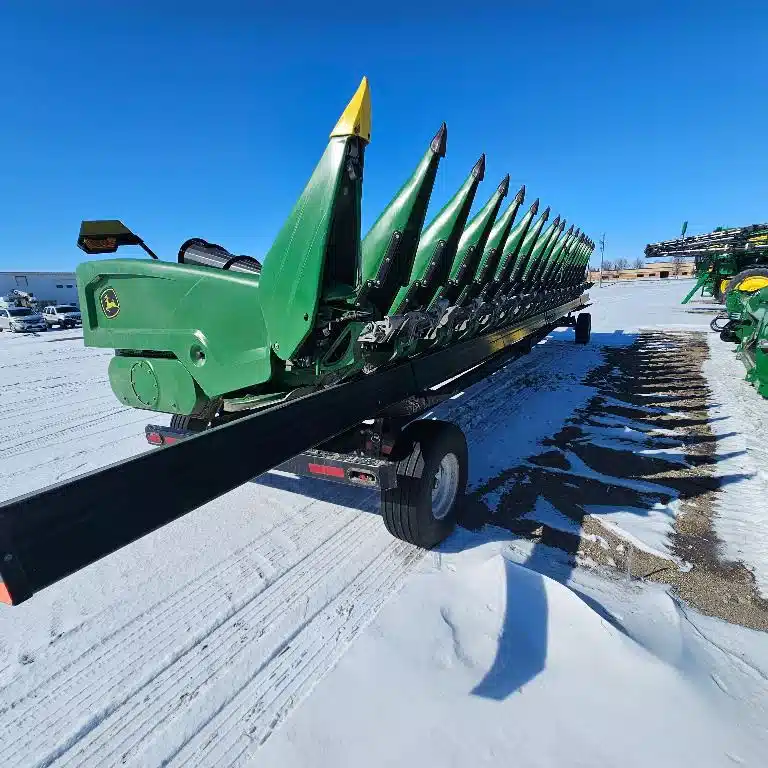 Gallery image 1 for 2024 John Deere C18R Header - Row Crop