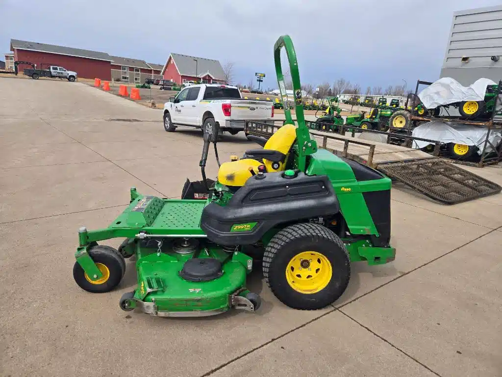Gallery image 2 for 2017 John Deere Z997R Mower - Zero Turn