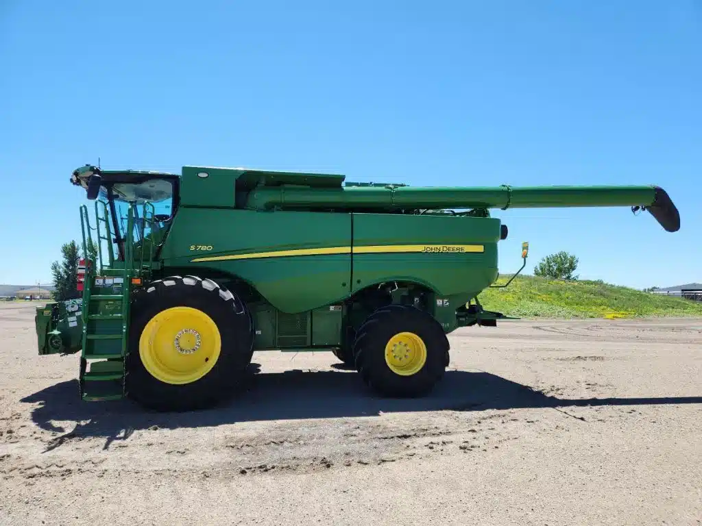 Gallery image 2 for 2023 John Deere S780 Combine