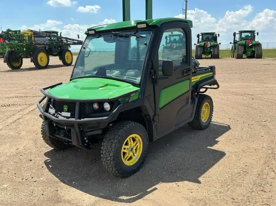 Gallery image 1 for 2023 John Deere XUV 835R Utility Vehicle