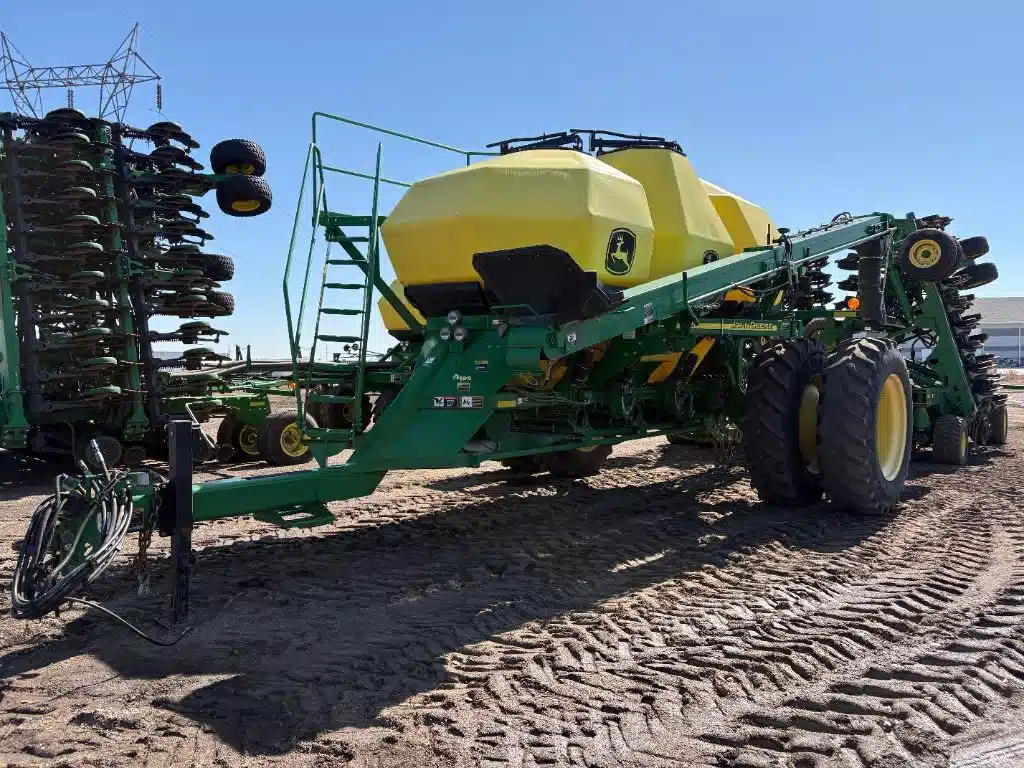 Gallery image 1 for 2013 John Deere 1890 Air Drill