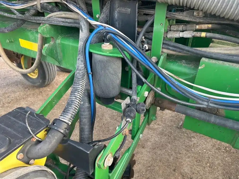 Photo de la Galerie 2 pour 2011 John Deere 1770NT CCS Planteur