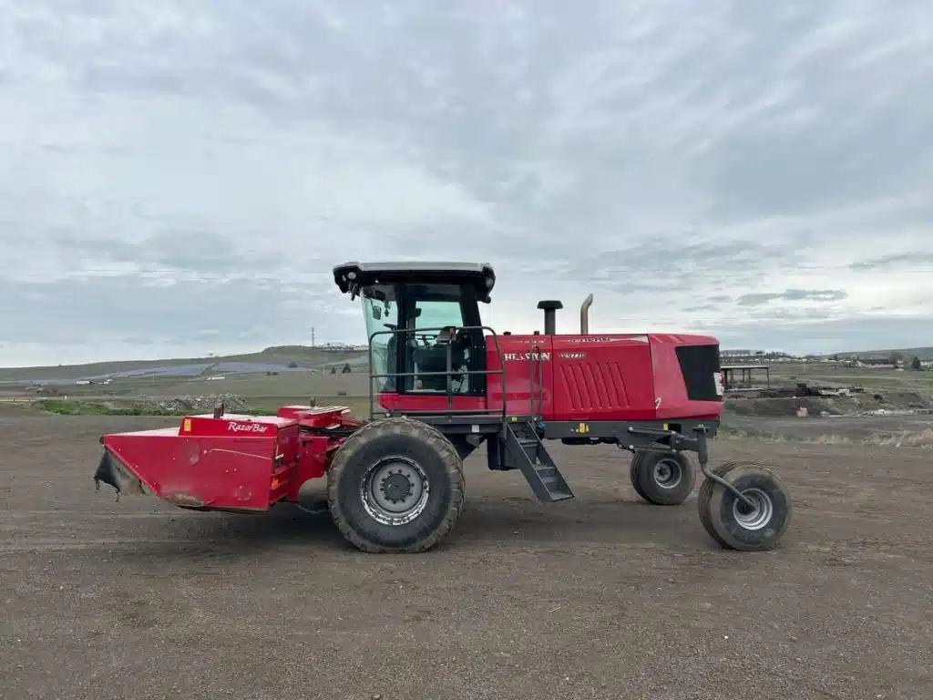 Gallery image 2 for 2013 Massey Ferguson WR9770 Windrower