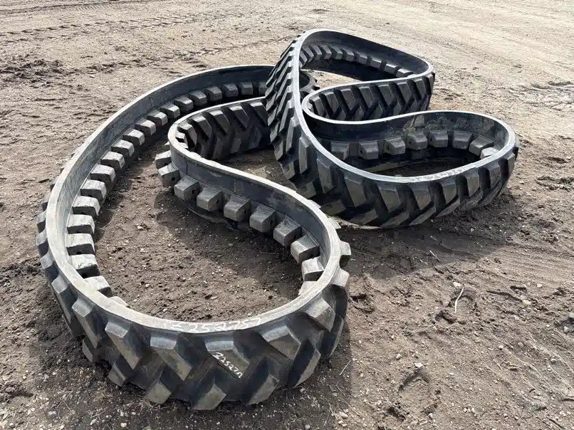 Photo de la Galerie 1 pour 2021 John Deere 16" TRACKS Pneus