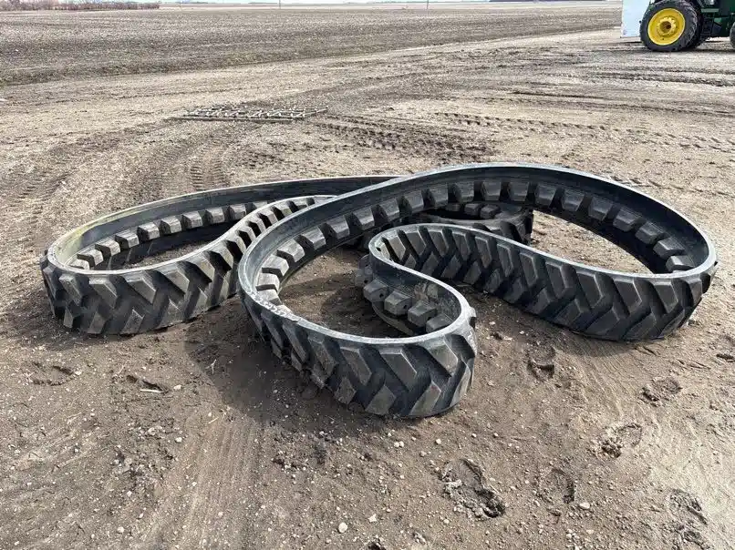 Photo de la Galerie 2 pour 2021 John Deere 16" TRACKS Pneus