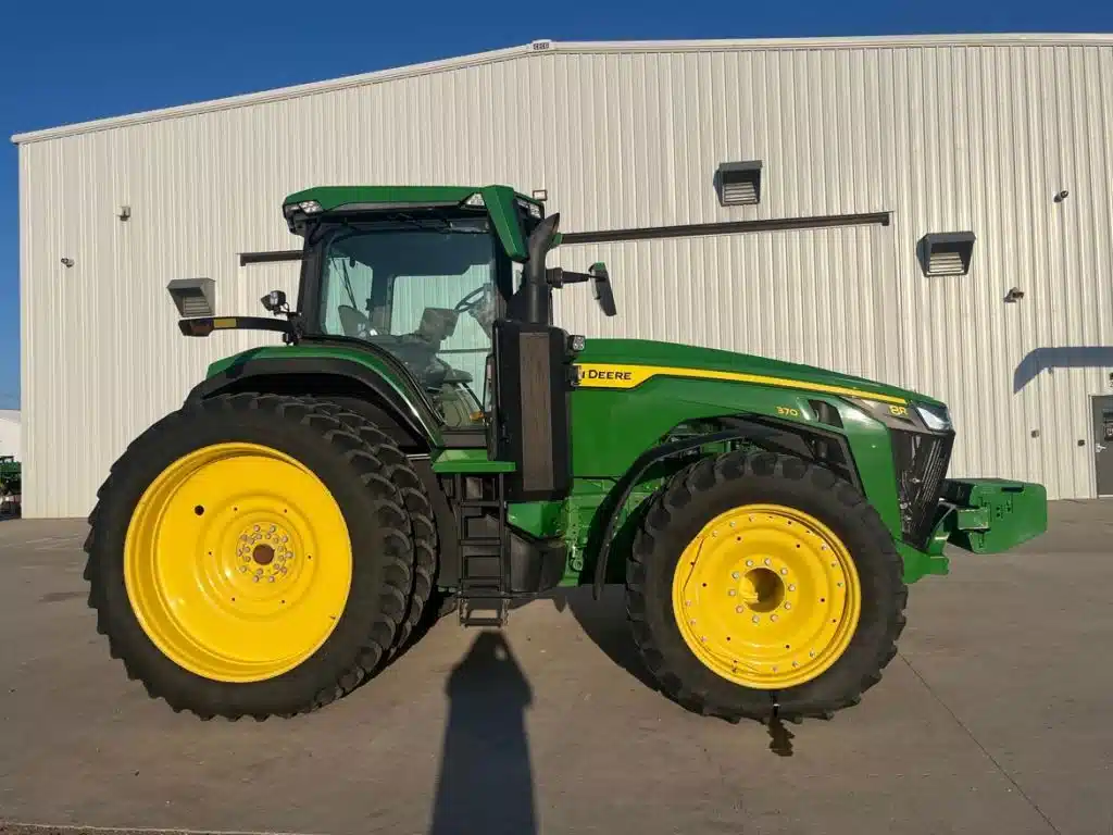 Gallery image 2 for 2021 John Deere 8R 370 Tractor