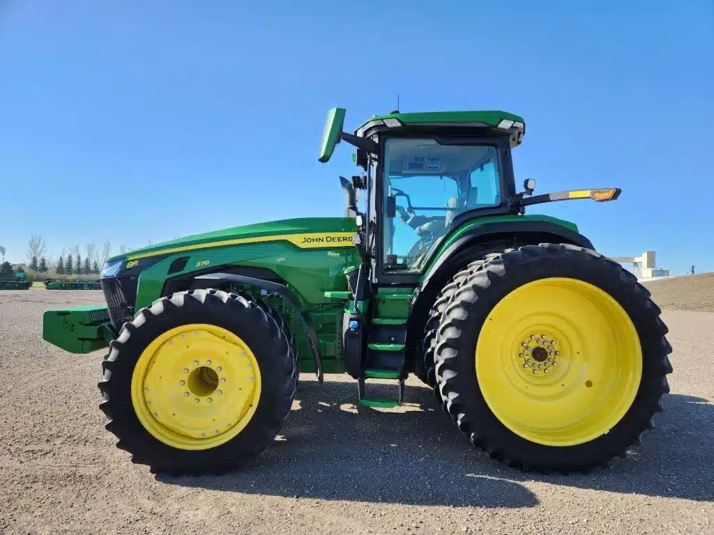 Gallery image 2 for 2021 John Deere 8R 370 Tractor