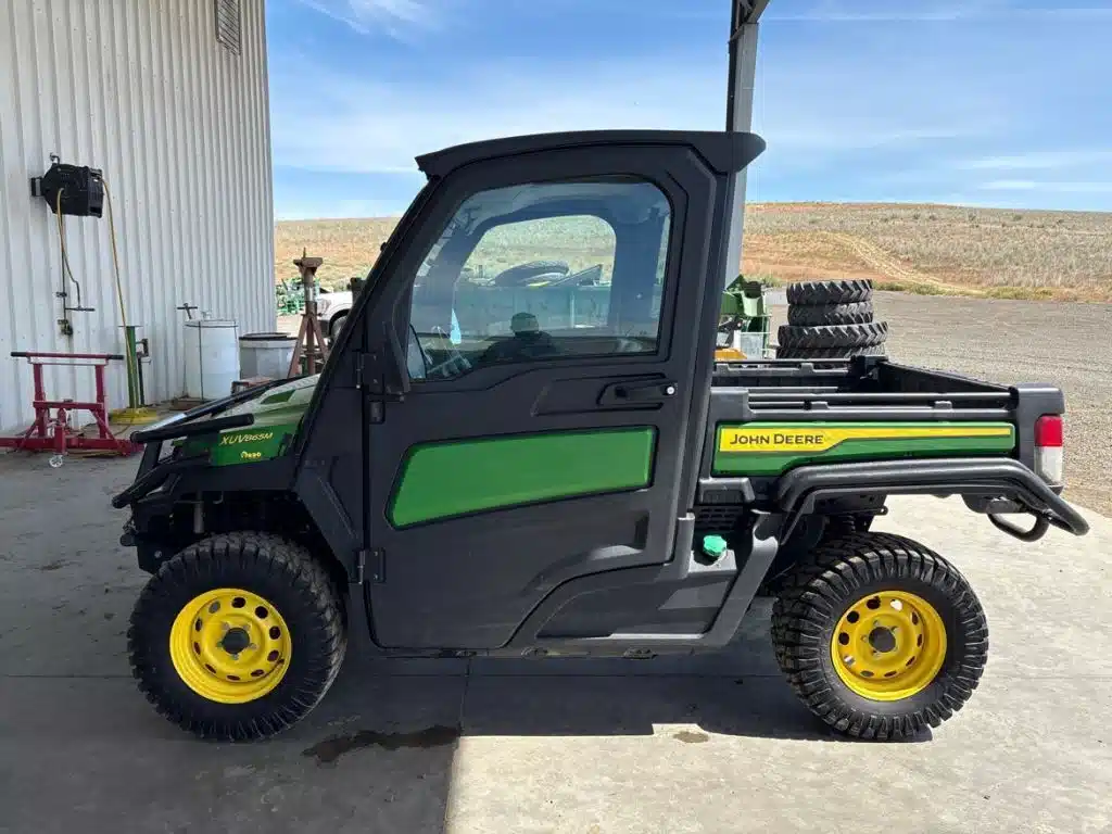 Gallery image 2 for 2024 John Deere XUV 865M Utility Vehicle