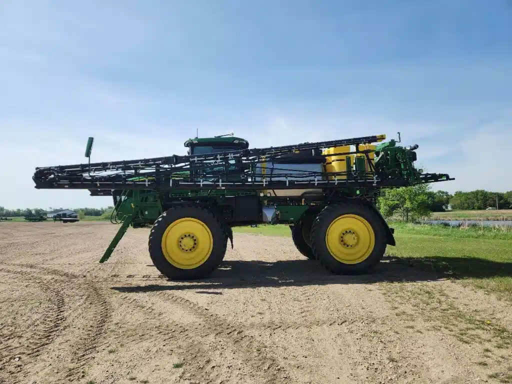 Photo de la Galerie 2 pour 2025 John Deere 612R Arroseur - Automoteur