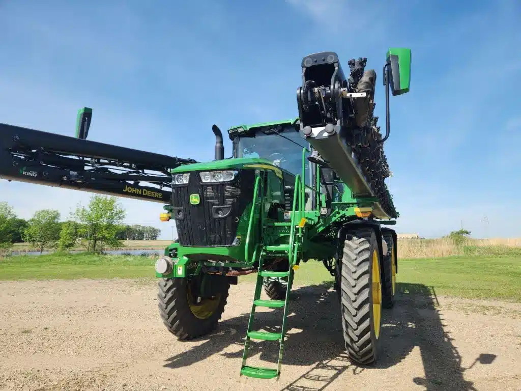 Photo de la Galerie 1 pour 2025 John Deere 612R Arroseur - Automoteur