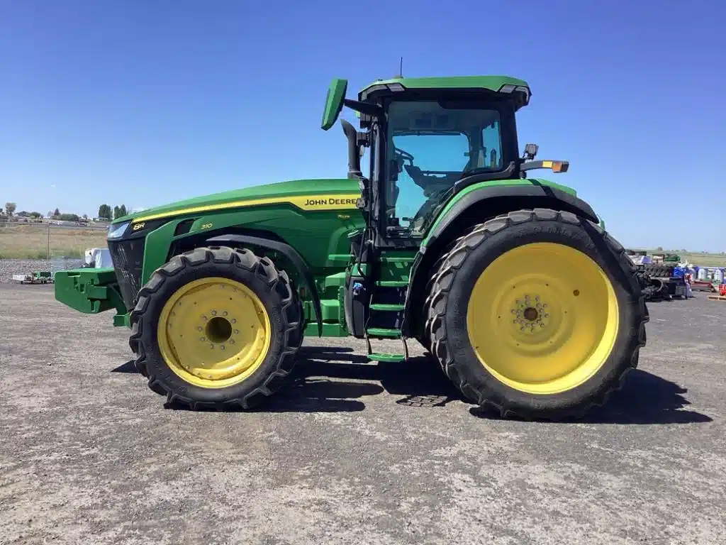 Photo de la Galerie 2 pour 2024 John Deere 8R 310 Tracteur