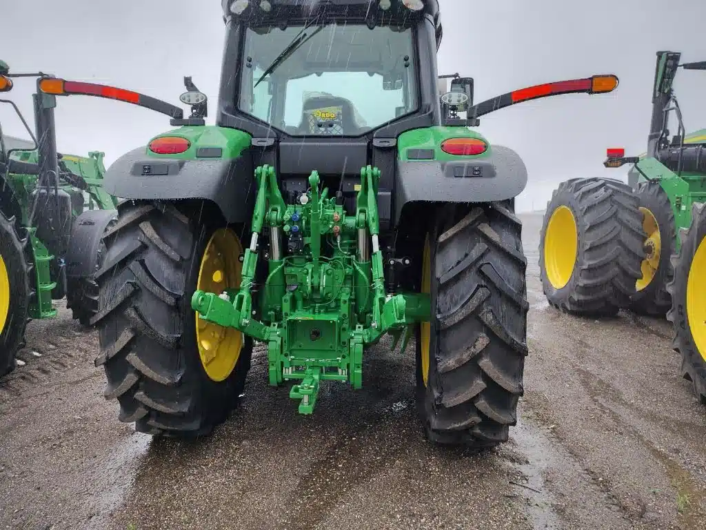 Photo de la Galerie 1 pour 2025 John Deere 6155M Tracteur