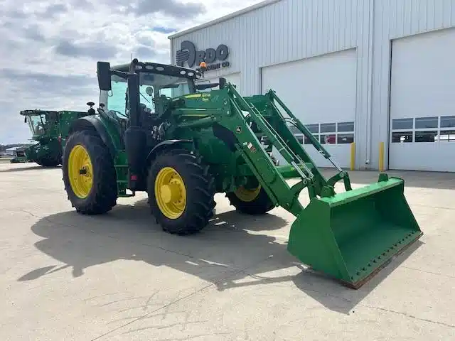 Photo de la Galerie 1 pour 2025 John Deere 6R 145 Tracteur