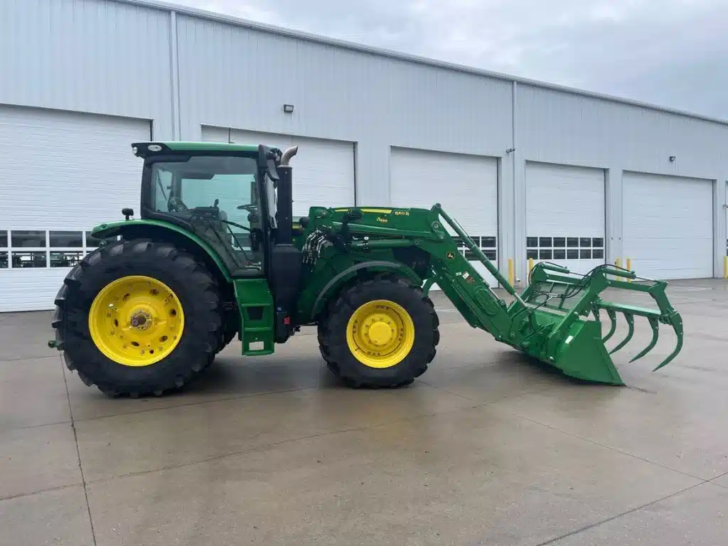 Photo de la Galerie 2 pour 2025 John Deere 6R 155 Tracteur
