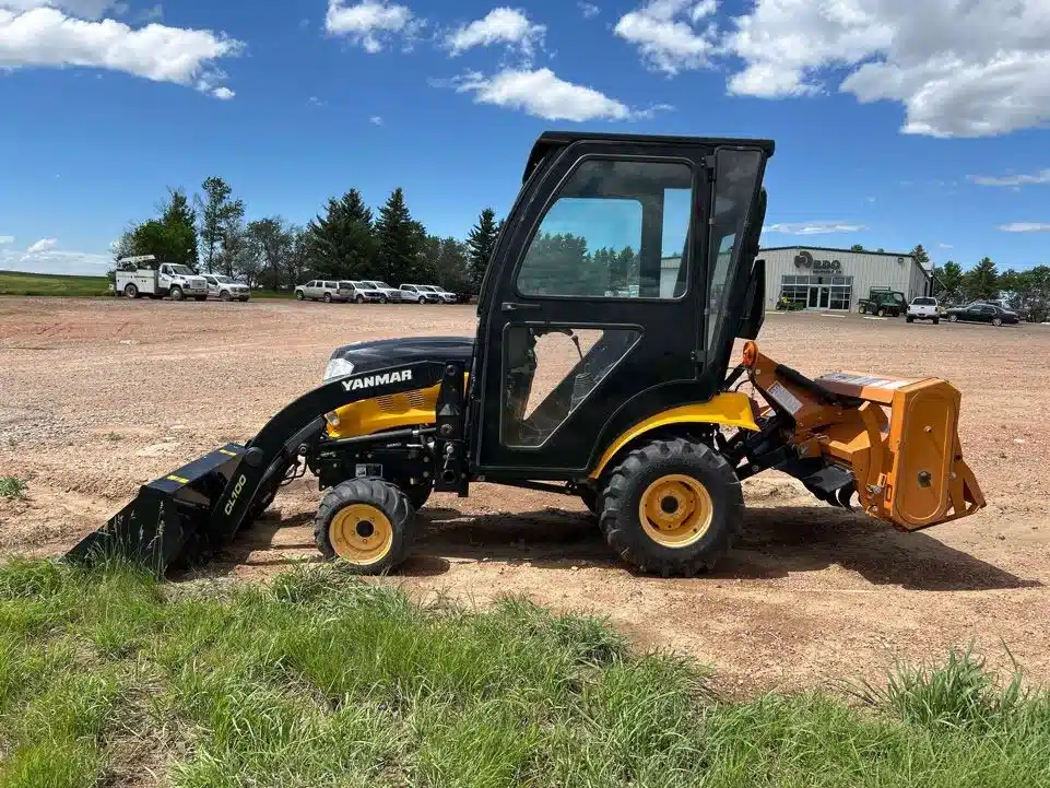 Photo de la Galerie 2 pour 2014 Yanmar SC2400 Tracteur