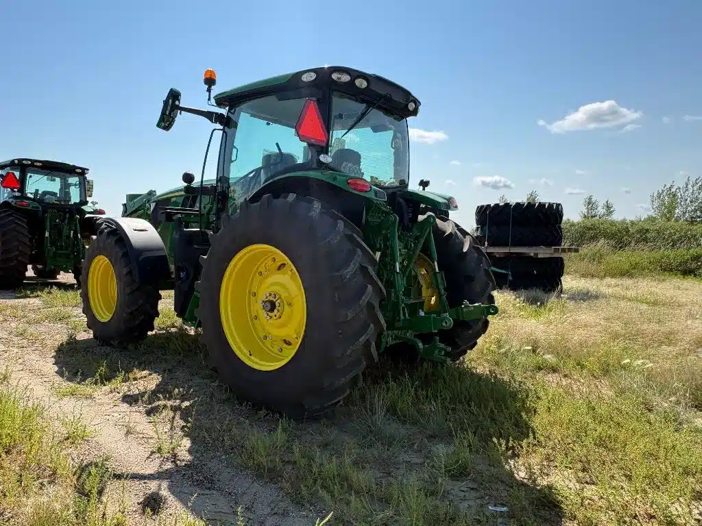 Photo de la Galerie 2 pour 2025 John Deere 6R 155 Tracteur