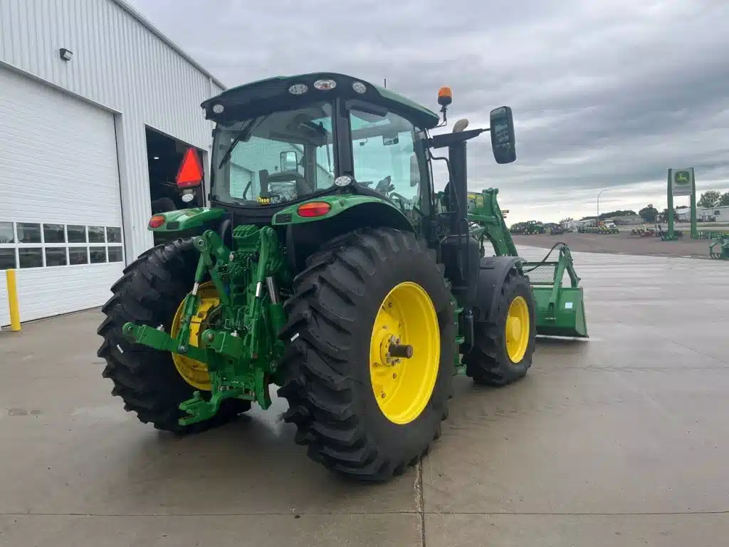 Photo de la Galerie 2 pour 2025 John Deere 6R 155 Tracteur