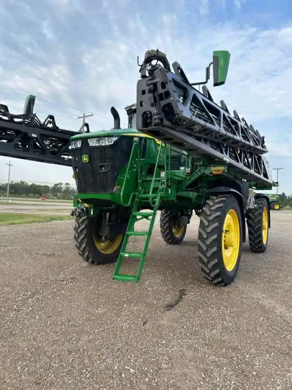 Gallery image 1 for 2025 John Deere 412R Sprayer - Self Propelled