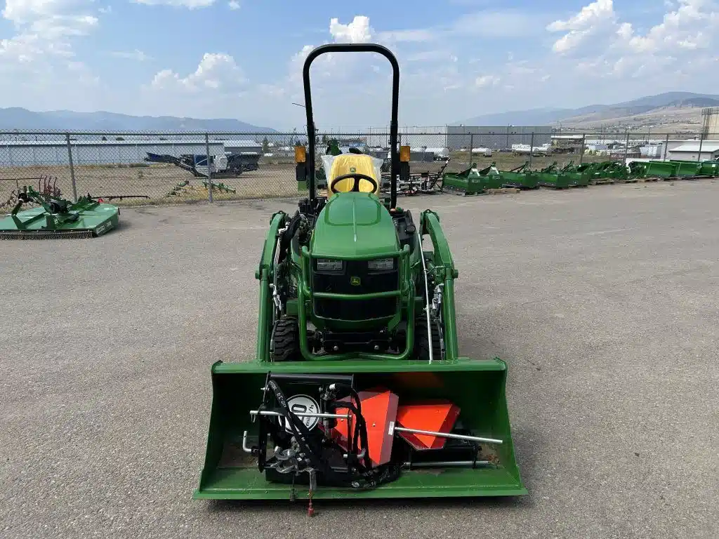 Gallery image 2 for 2023 John Deere 1025R Tractor