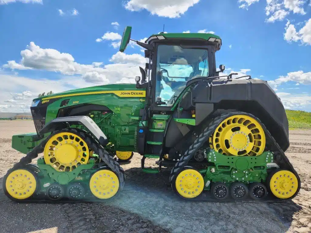 Gallery image 2 for 2024 John Deere 8R 370 Tractor