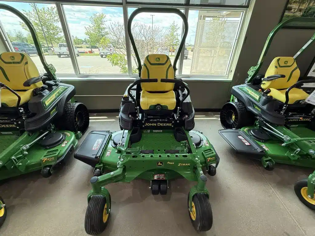 Photo de la Galerie 2 pour 2026 John Deere Z994R Tondeuse à rayon de braquage zéro