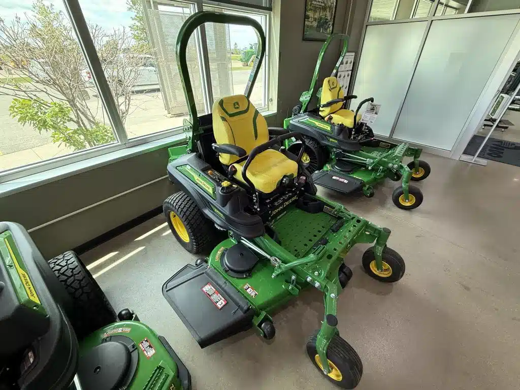 Photo de la Galerie 1 pour 2026 John Deere Z994R Tondeuse à rayon de braquage zéro