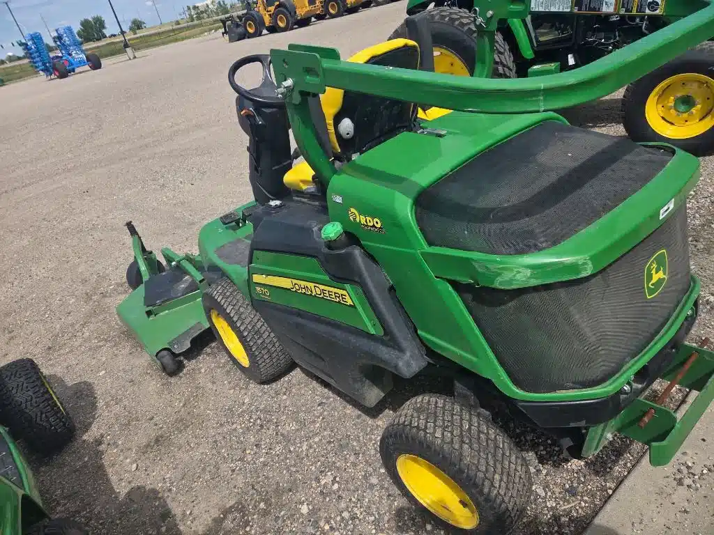 Photo de la Galerie 2 pour 2019 John Deere 1570 Tondeuse frontale