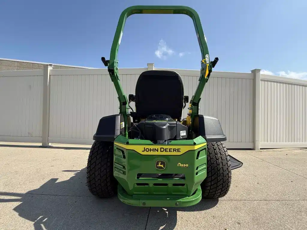 Photo de la Galerie 2 pour 2026 John Deere Z530M Tondeuse à rayon de braquage zéro