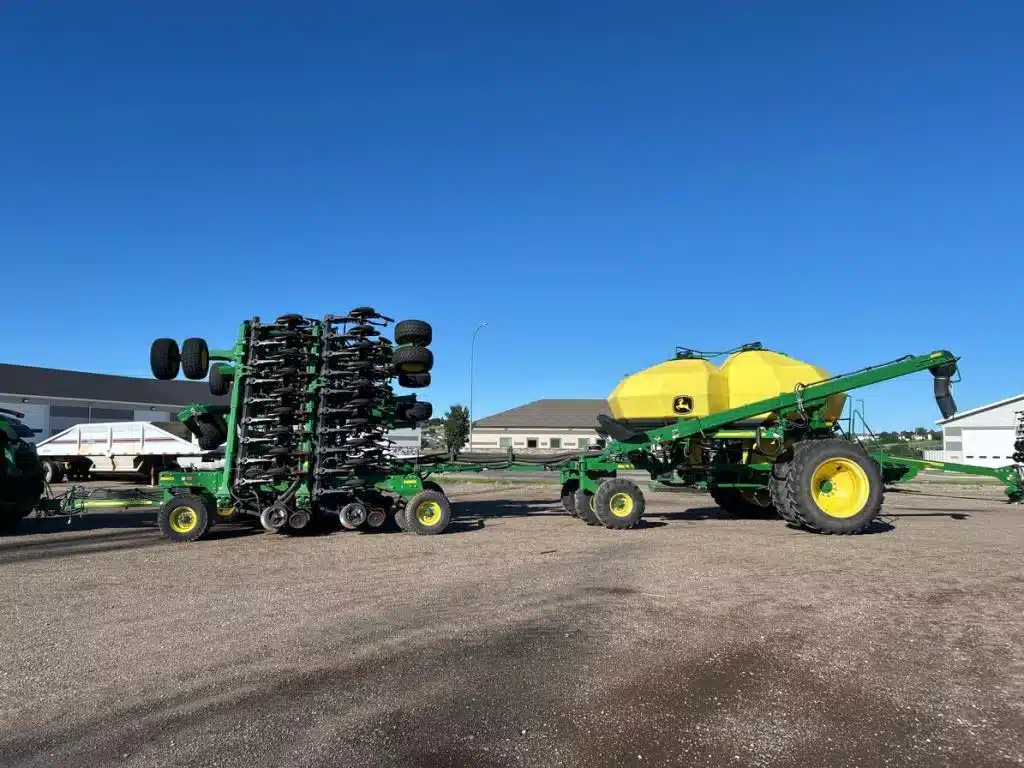 Photo de la Galerie 2 pour 2016 John Deere 1890 Semoir à air