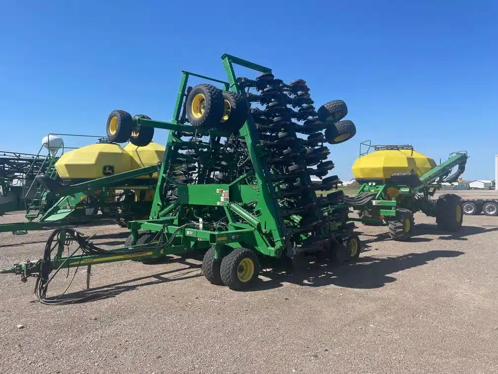 Photo de la Galerie 1 pour 2005 John Deere 1890 Semoir à air