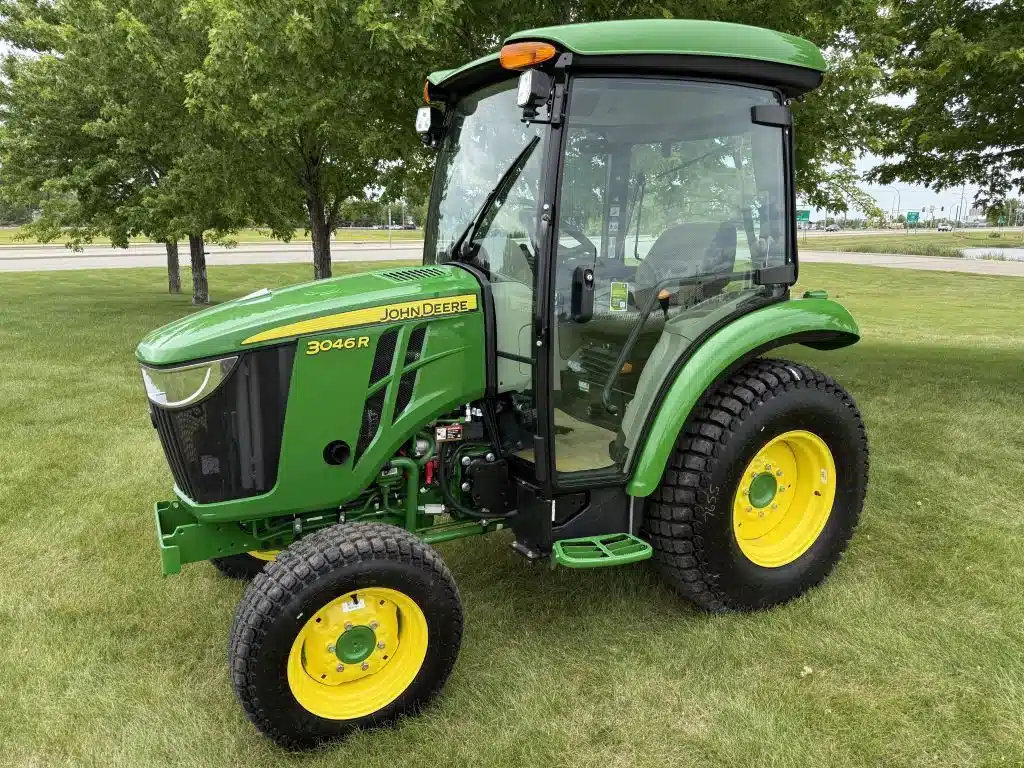 Gallery image 2 for 2026 John Deere 3046R Tractor